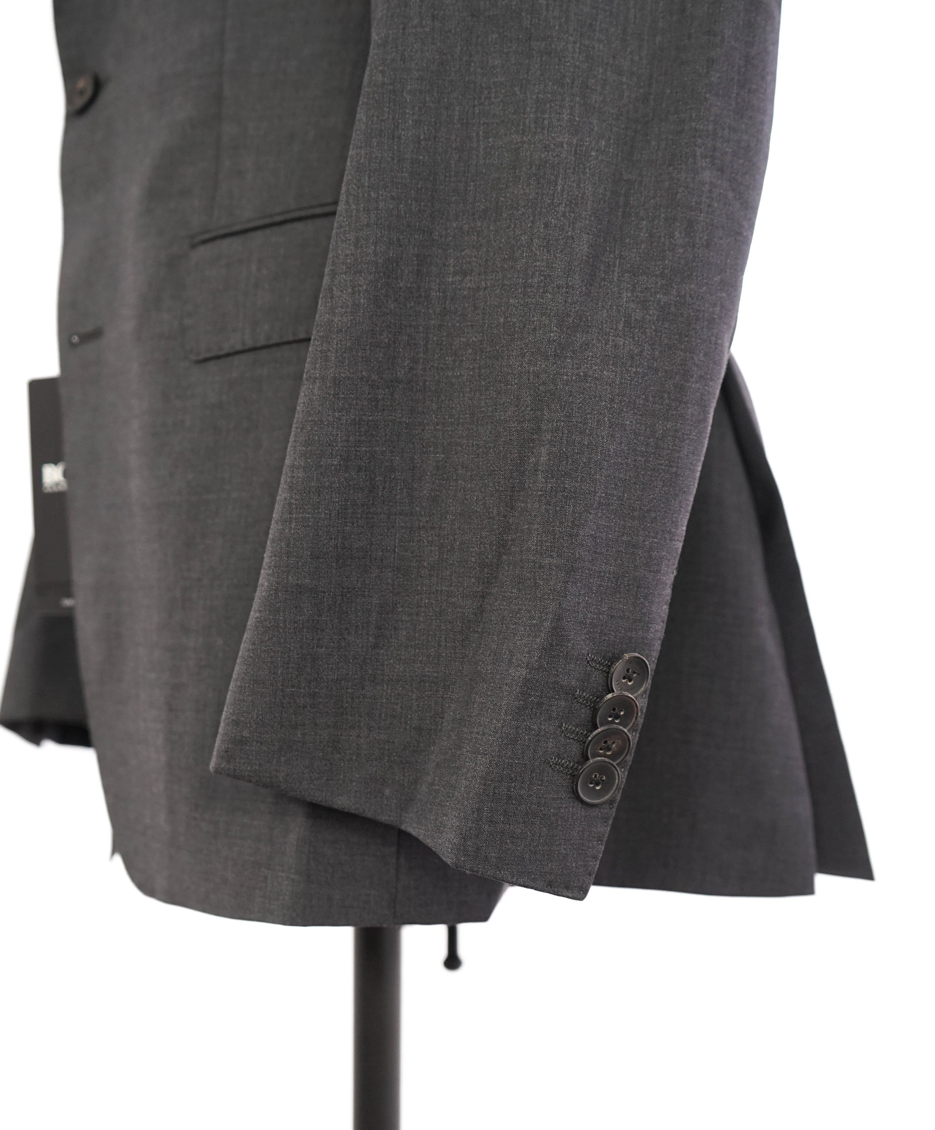$1,295 HUGO BOSS - CLOSET STAPLE Gray Notch Lapel Suit - 40L