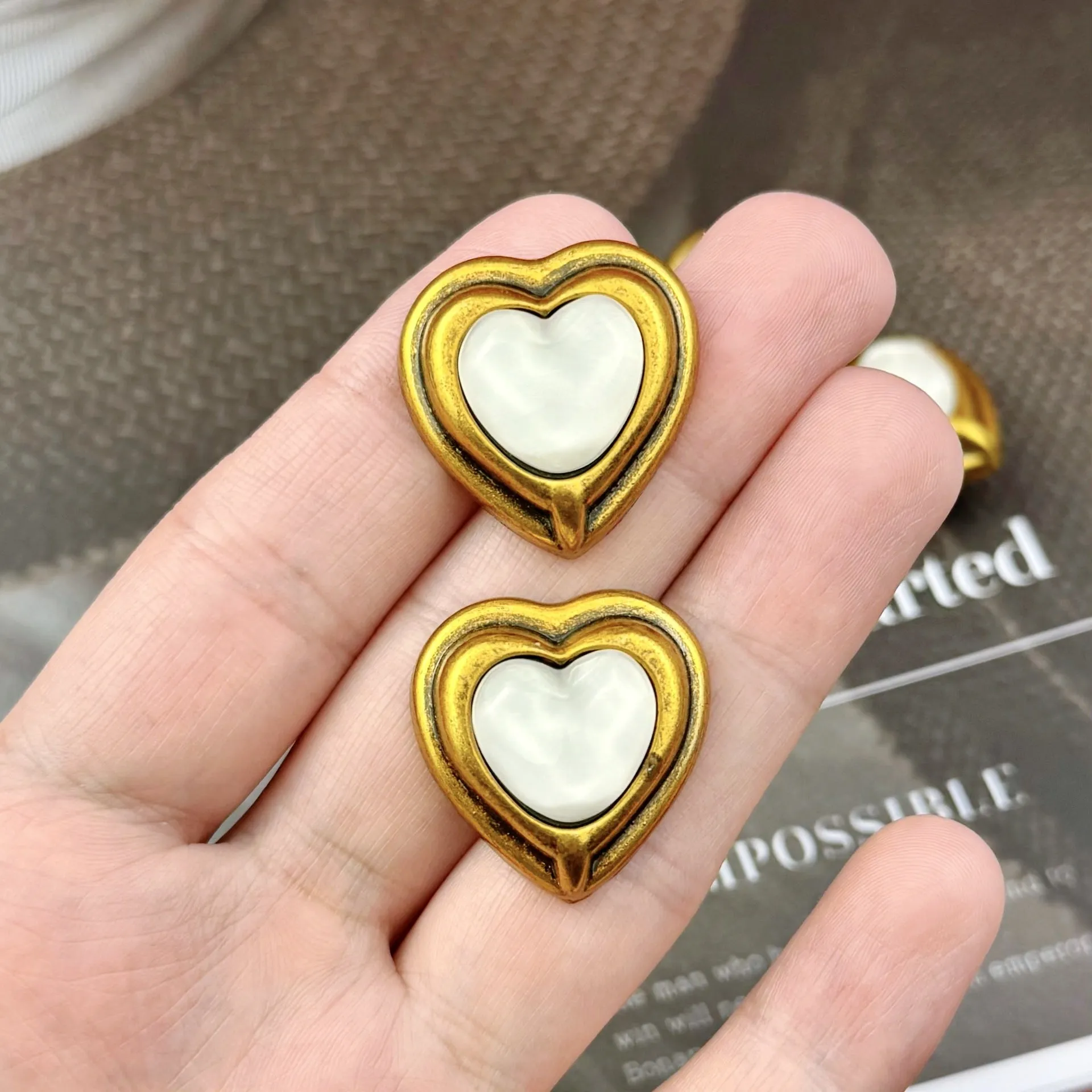25mm Antique Bronze Wavy Bead Heart Metal Shank Button 12pcs
