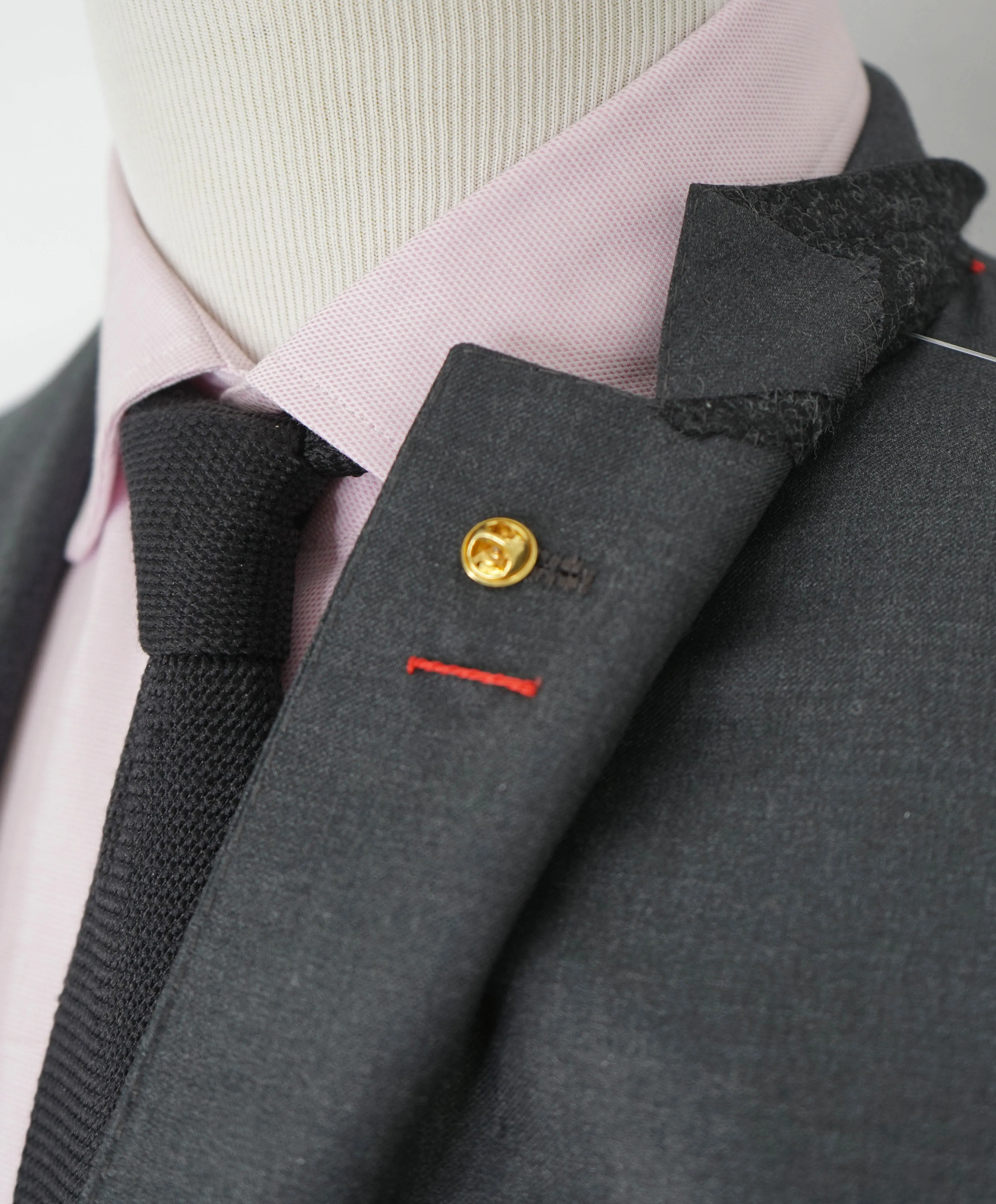 $3,750 ISAIA - Gray "AQUASPIDER" *CLOSET STAPLE* Coral Pin Suit - 40S 34W
