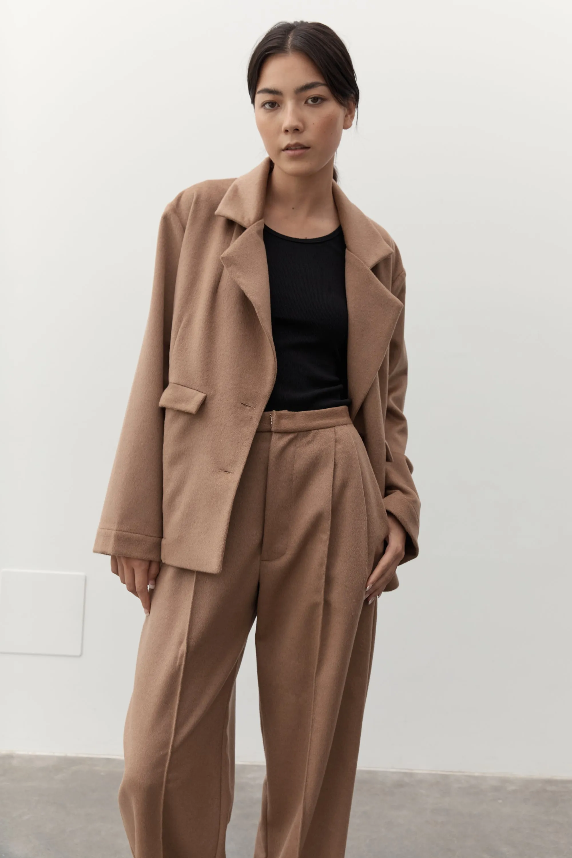 ARLO WOOL TROUSER- LATTE