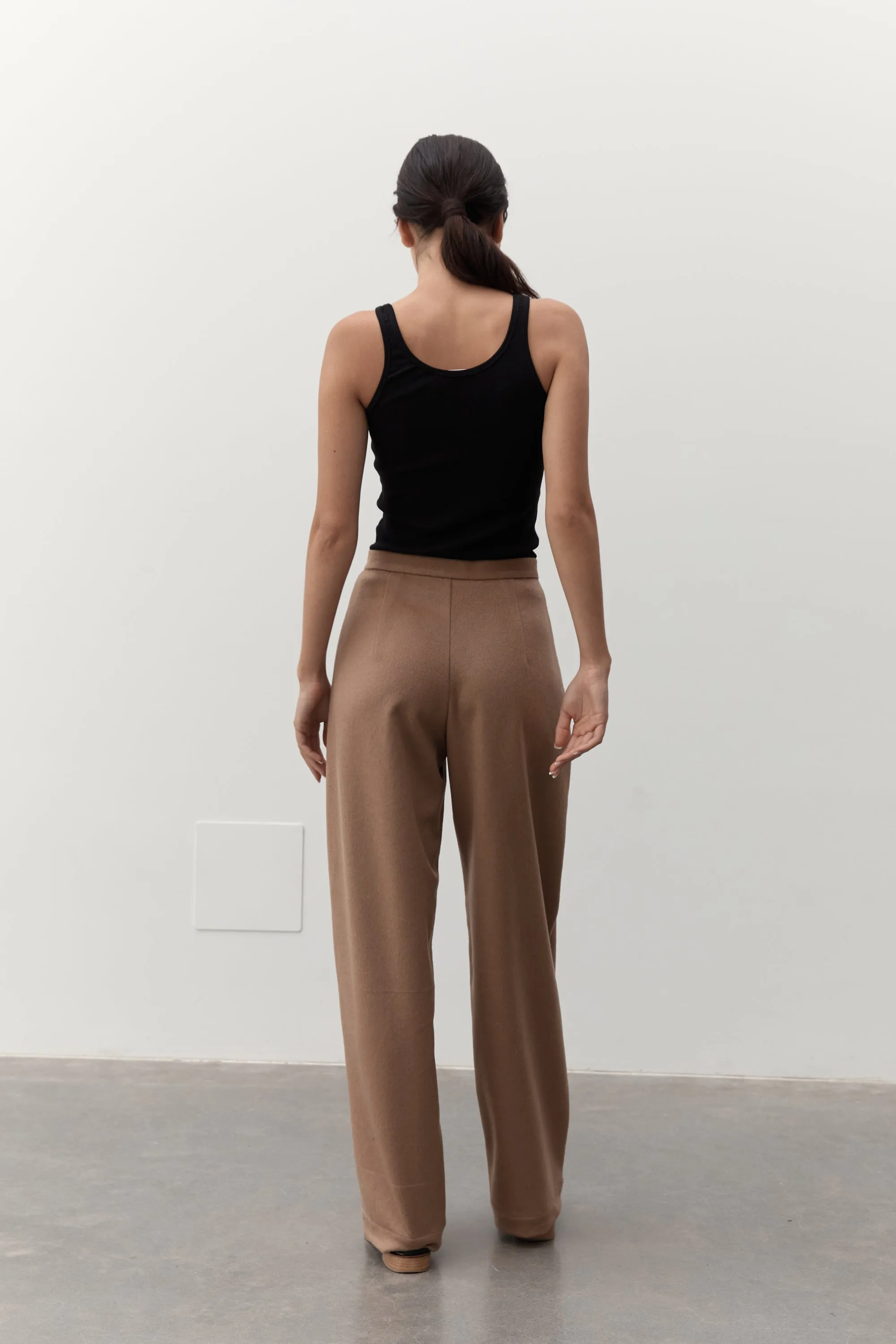 ARLO WOOL TROUSER- LATTE
