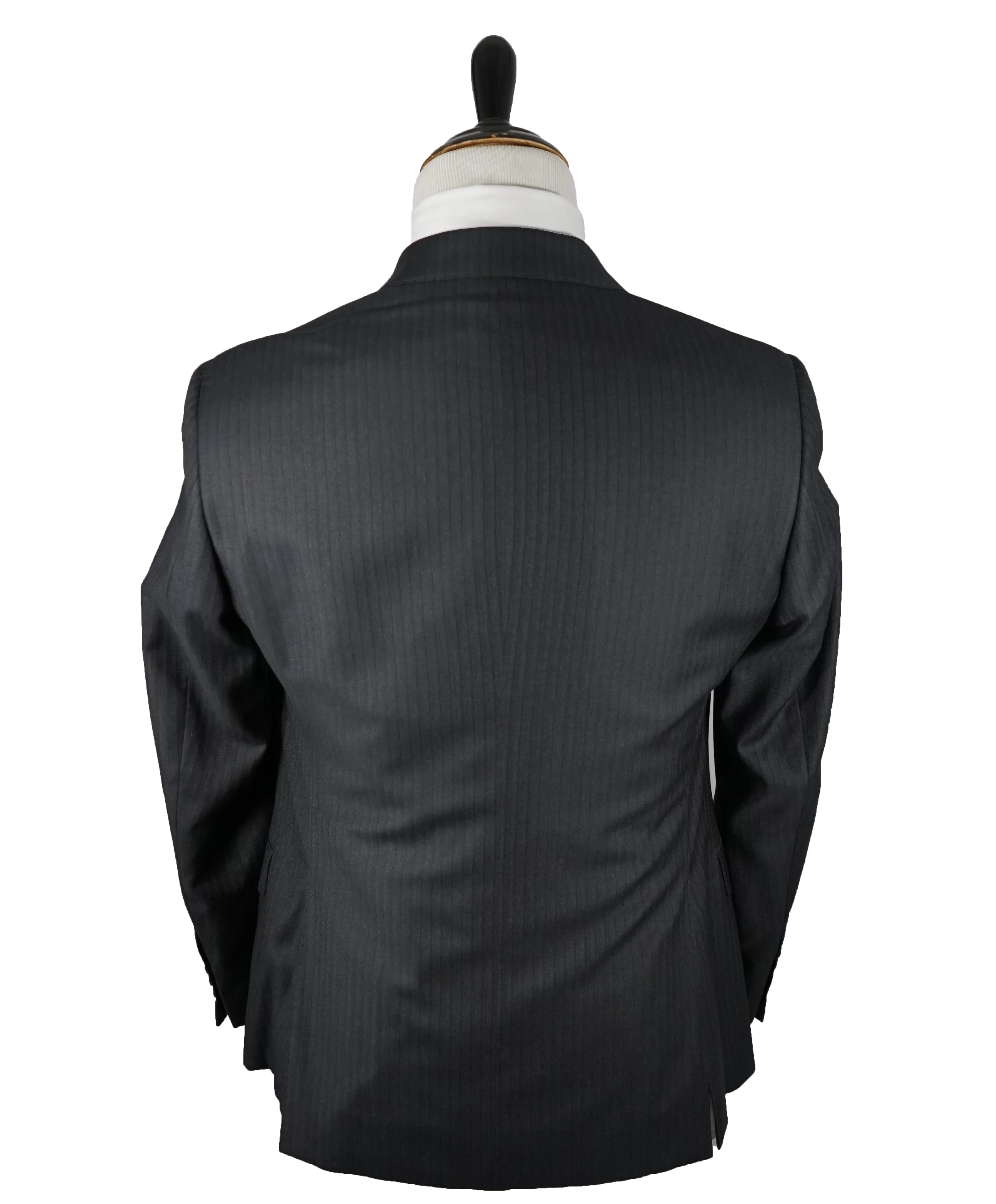 ARMANI COLLEZIONI - "G Line” Tonal Gray Herringbone Pattern Wool Suit - 38S