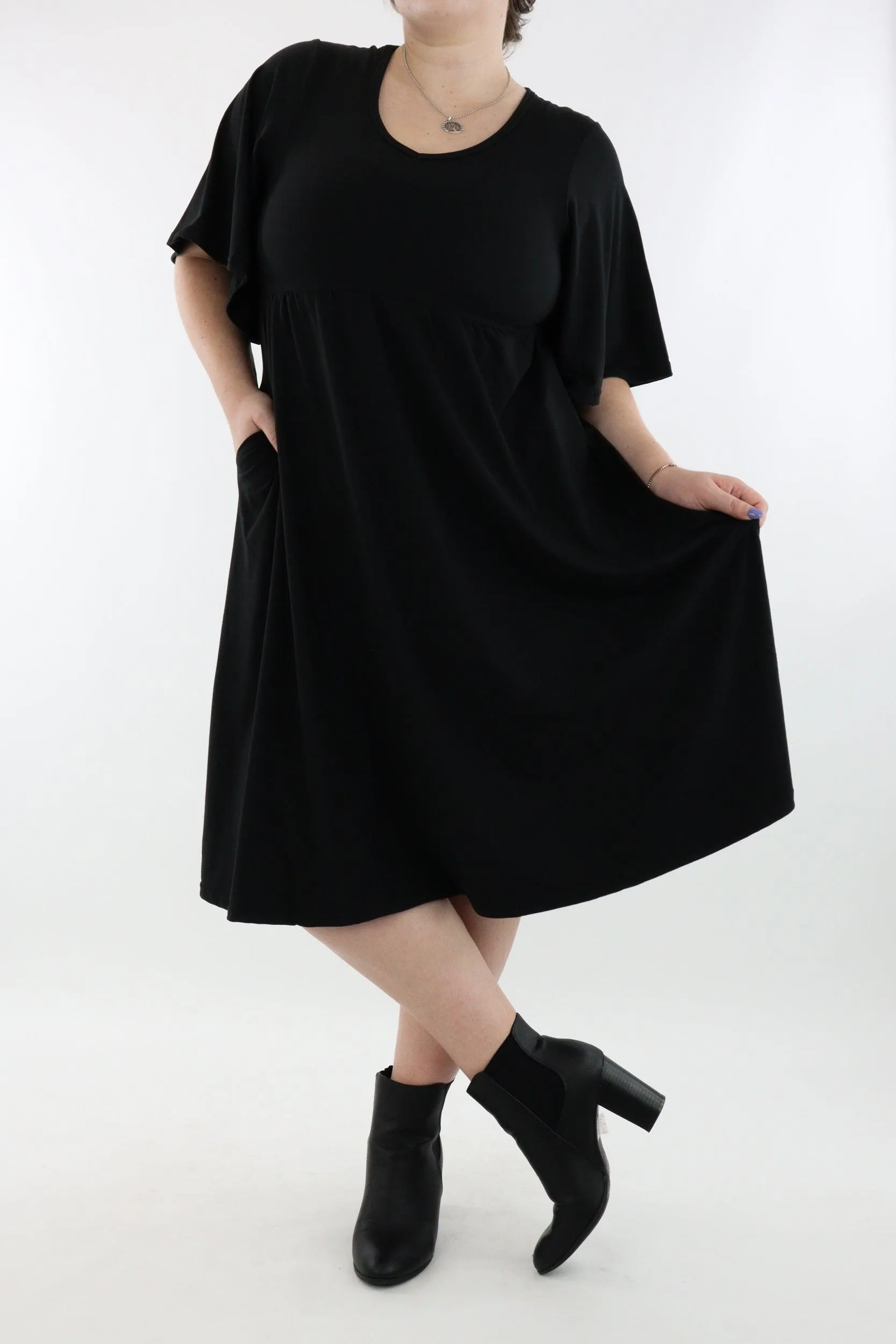 Black - Midi Length Dress - Mid Sleeve - Pockets