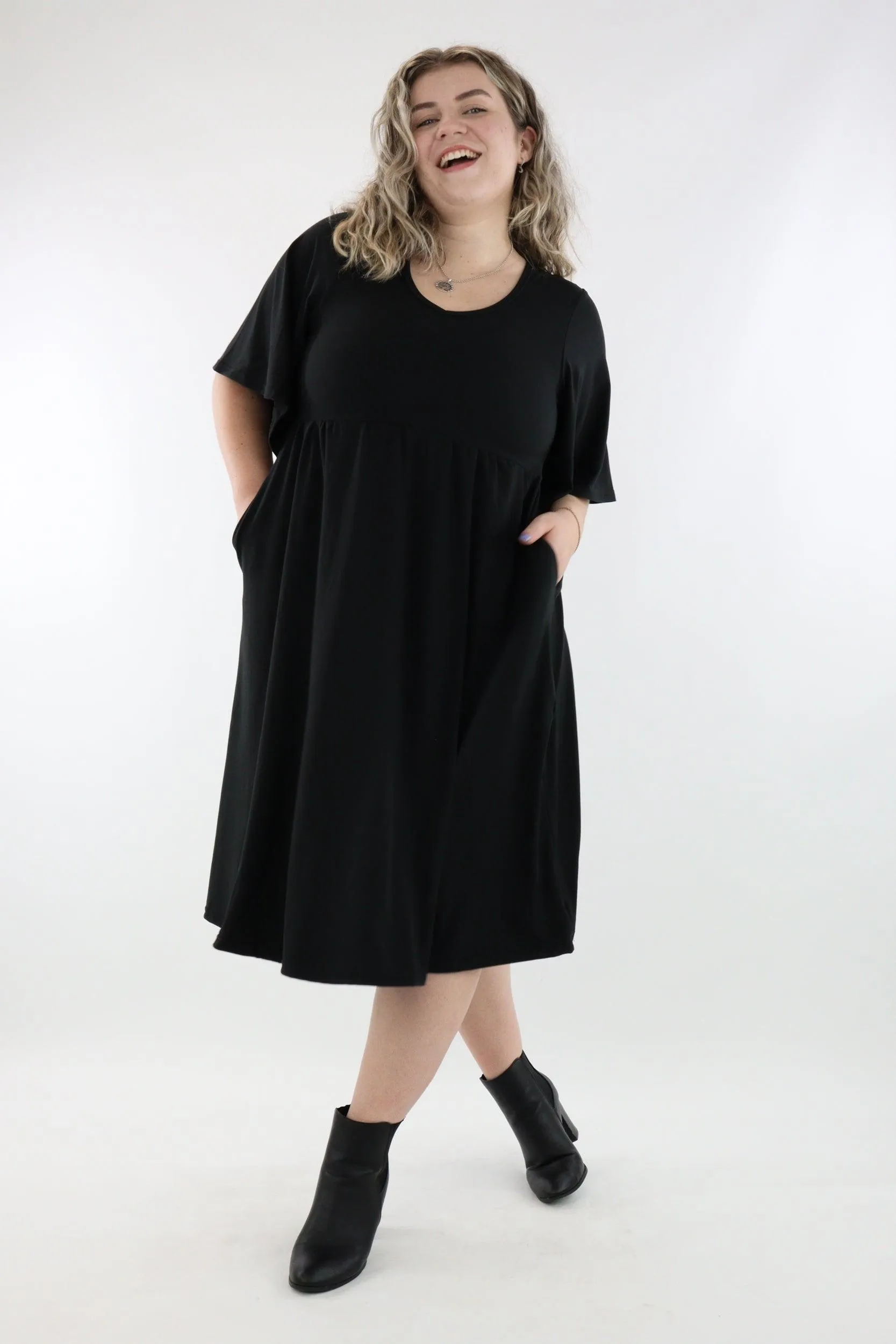 Black - Midi Length Dress - Mid Sleeve - Pockets