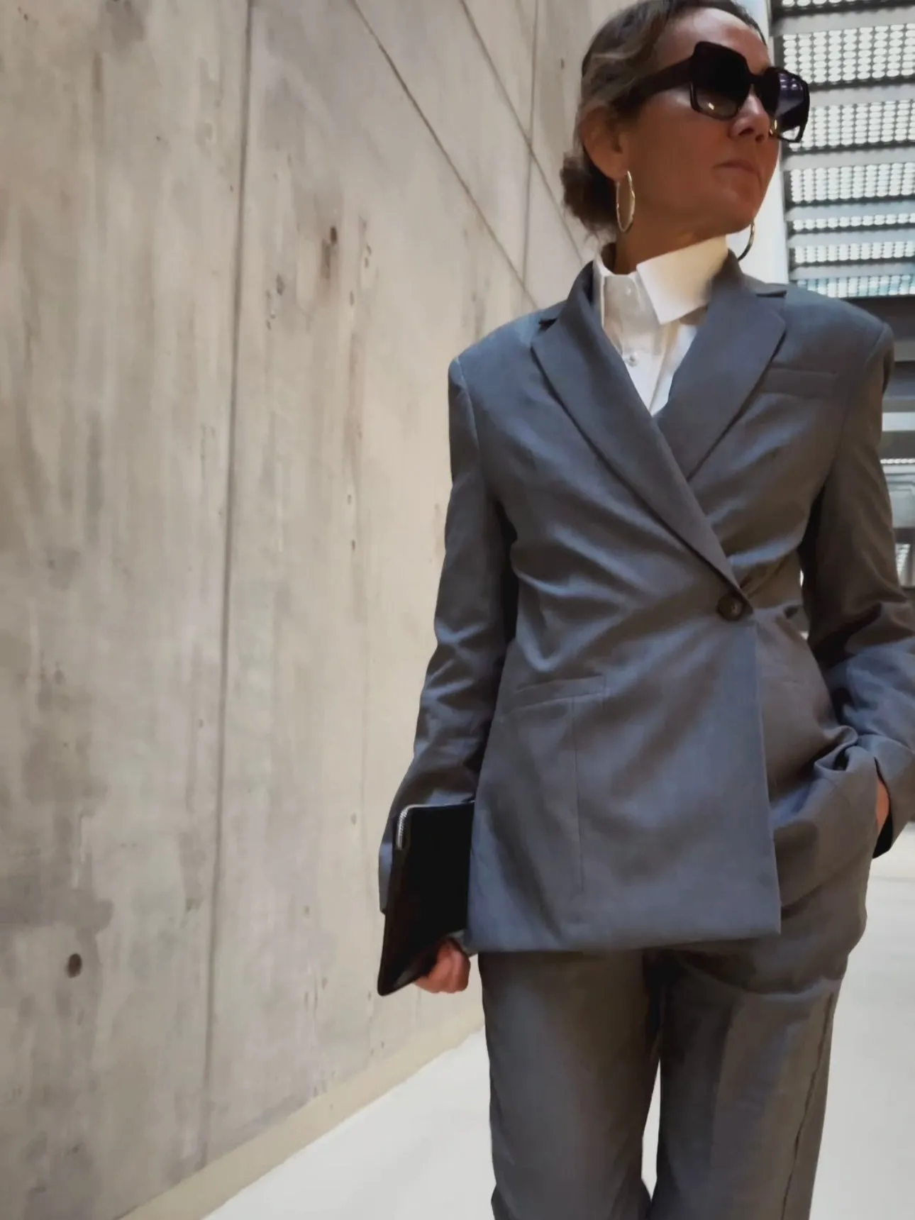 BLAZER WITH WITH CROSS BUTTON - GREY