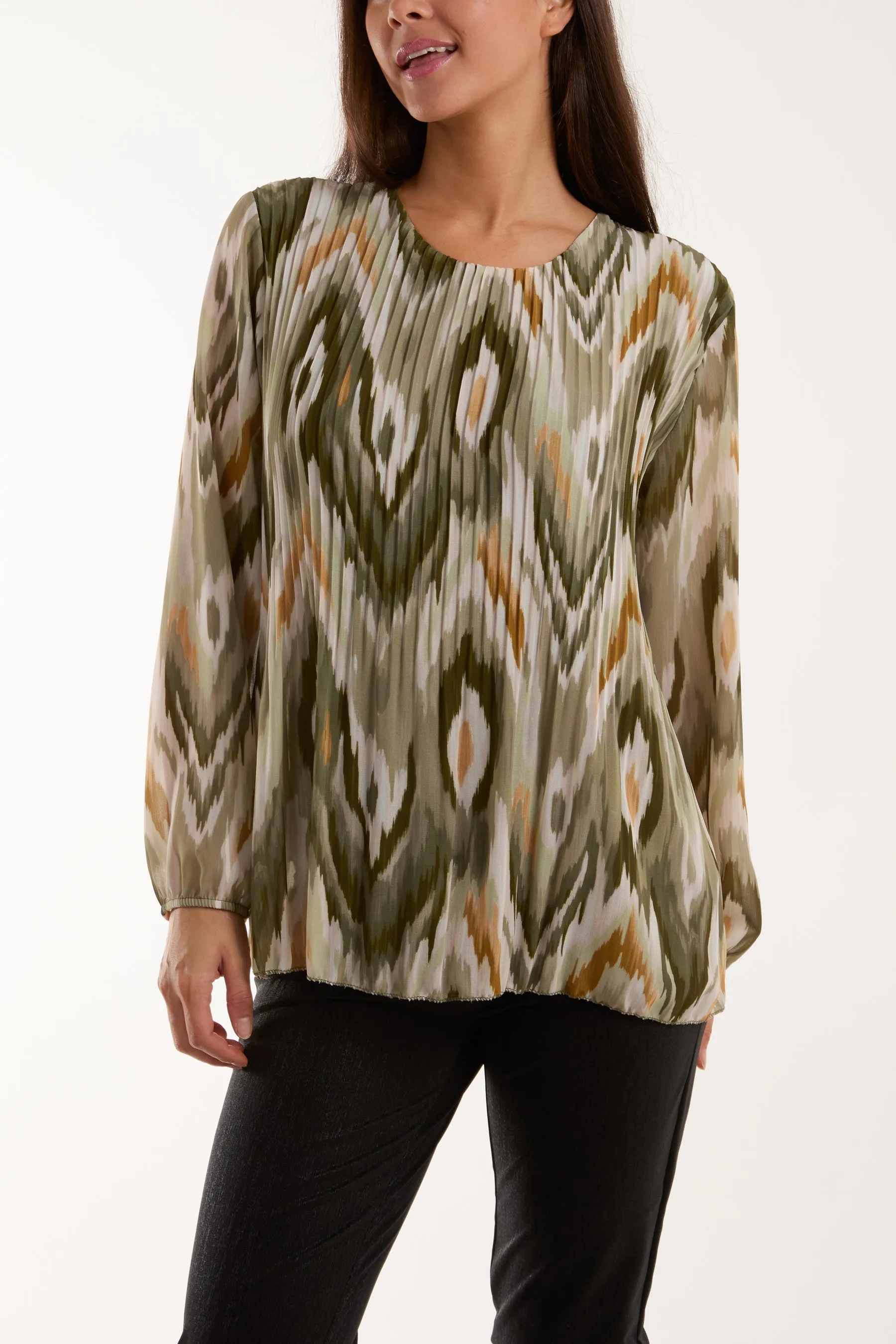 Blurred Zig Zag Pleated Blouse