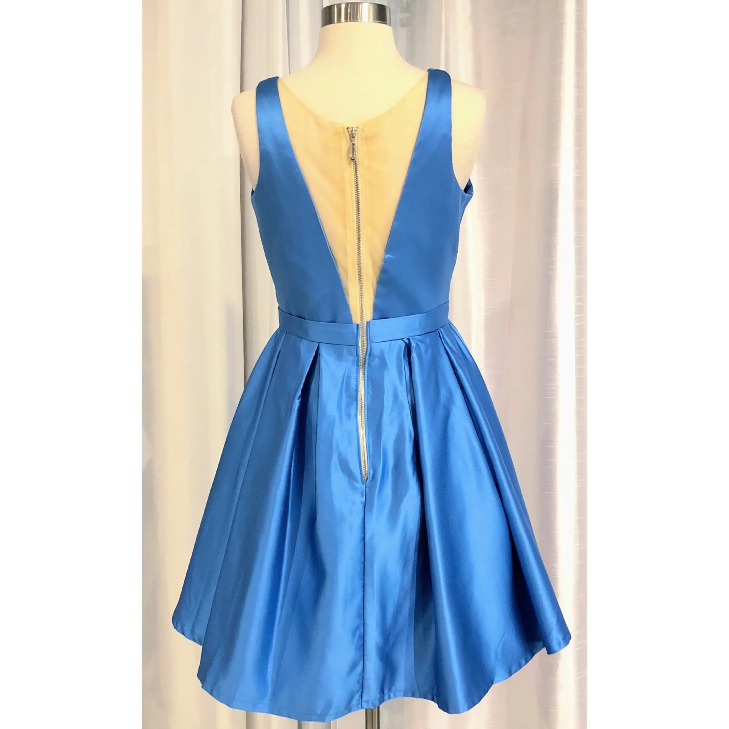 BOUTIQUE Short Baby Blue Dress Size 6