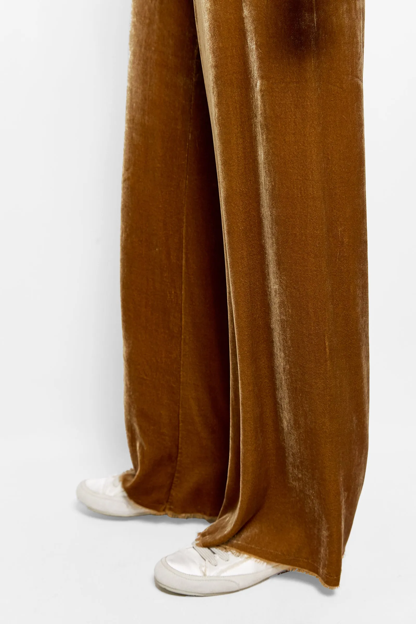 evie stretch velvet pant