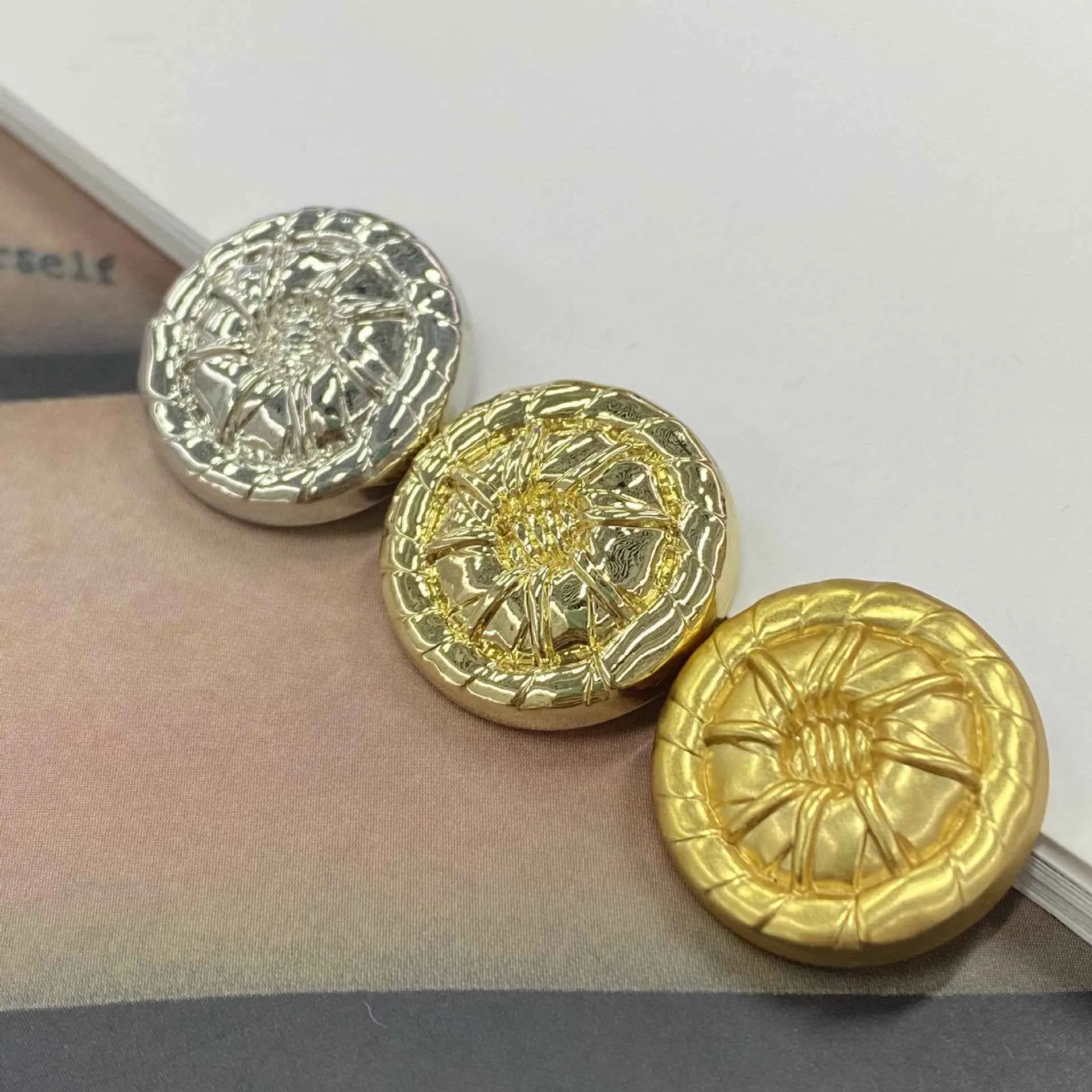Gold Silver Round 3D Metal Shank Buttons for Clothing 20pcs