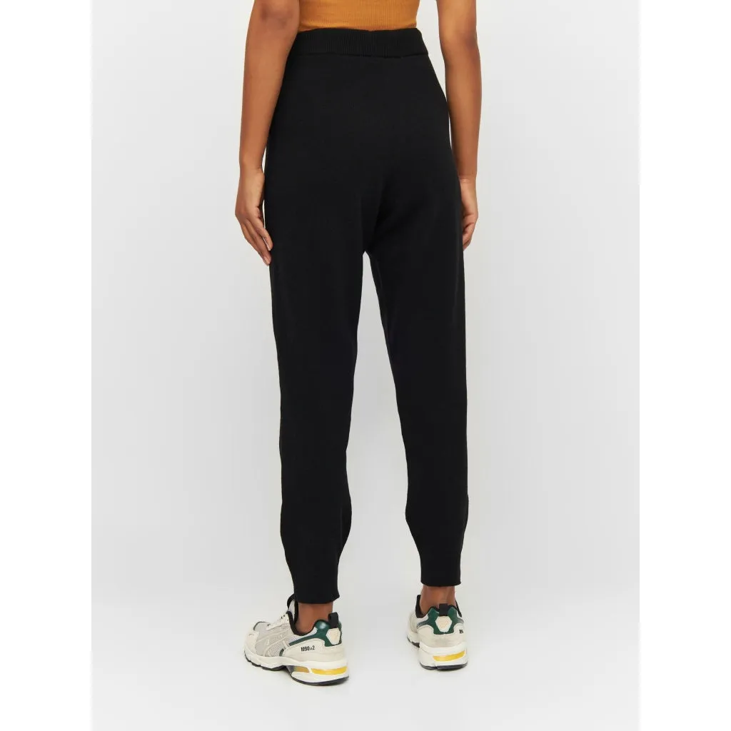 jade hybrid knitted jog pants in black