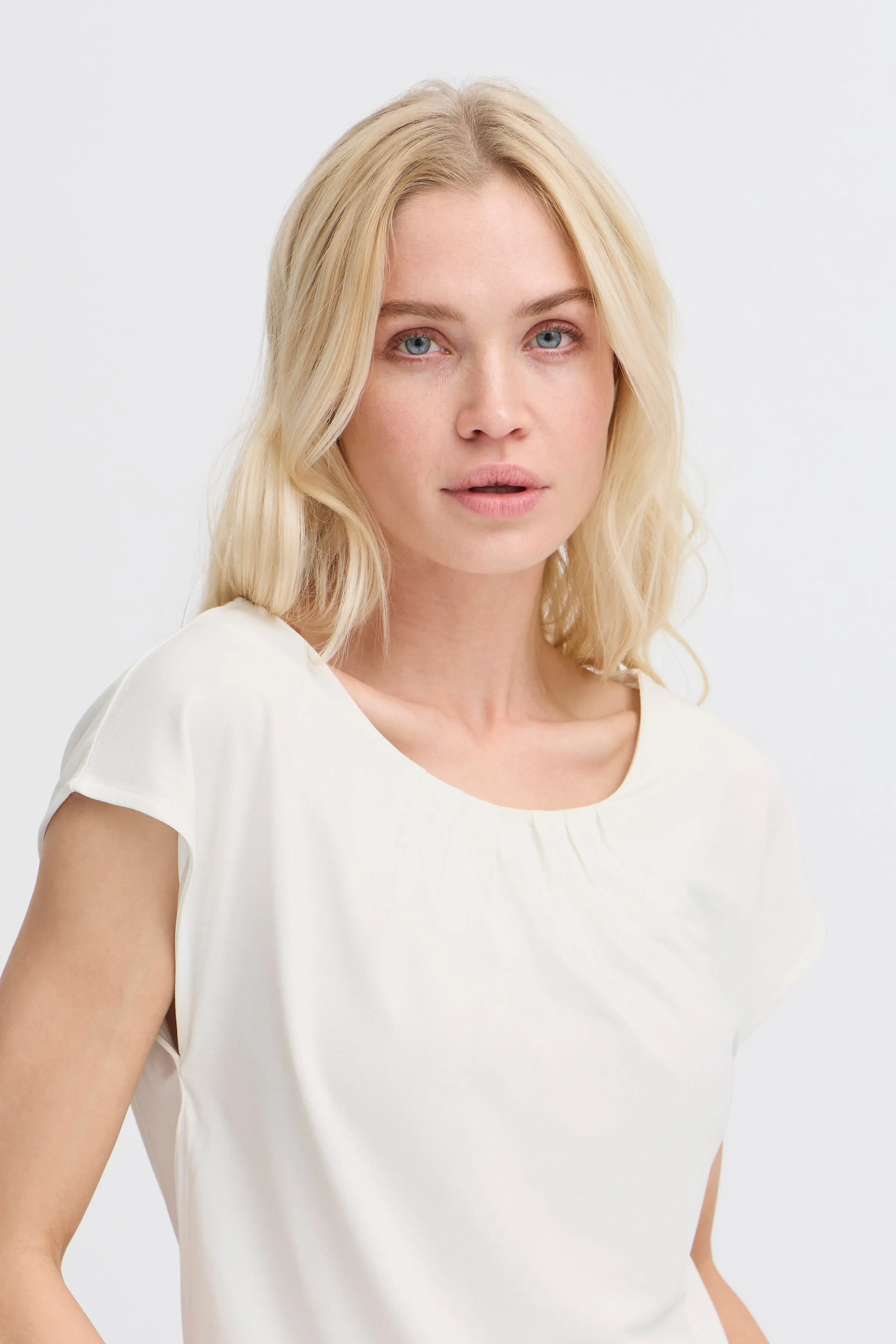 Perl Pleat Tee | Marshmallow