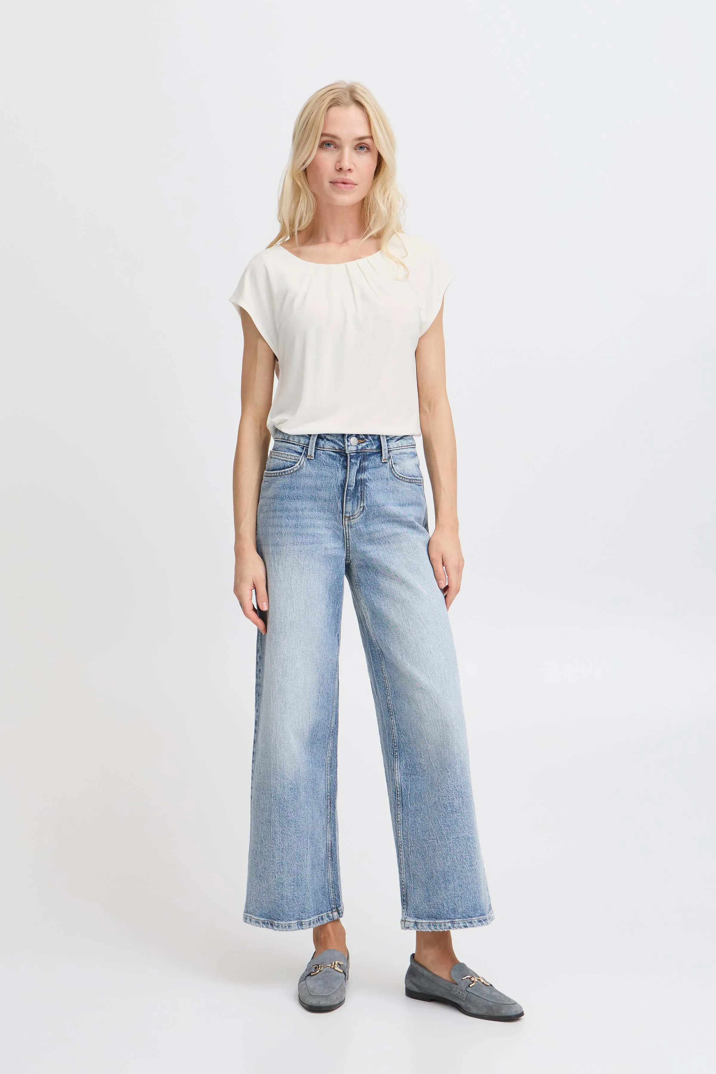 Perl Pleat Tee | Marshmallow