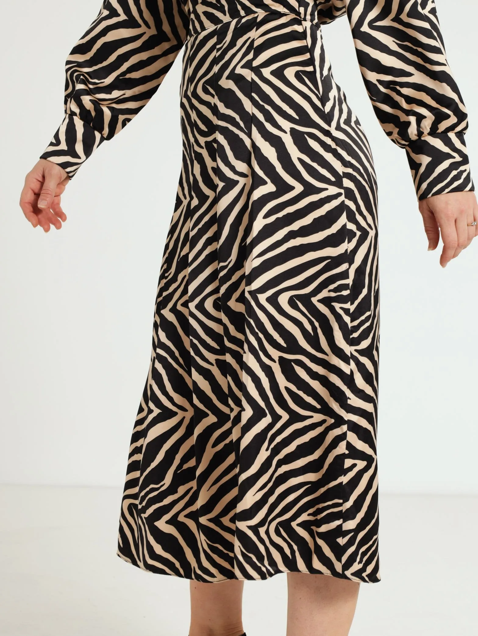 Pleat Panel Satin Midi Skirt - Black/Beige