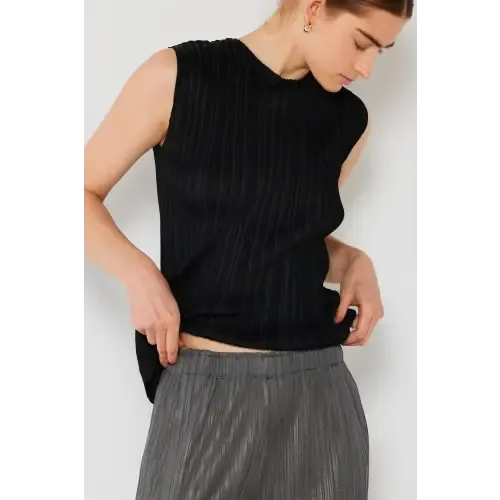 Pleated Sleeveless Tank Top
