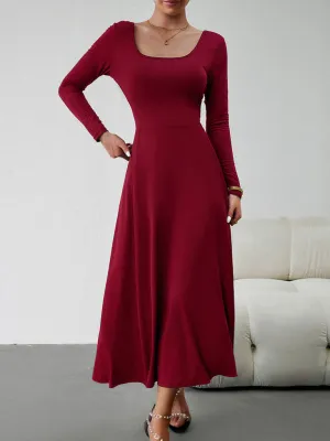 Scoop Neckline Maxi Dress with Long Sleeves and Solid Print