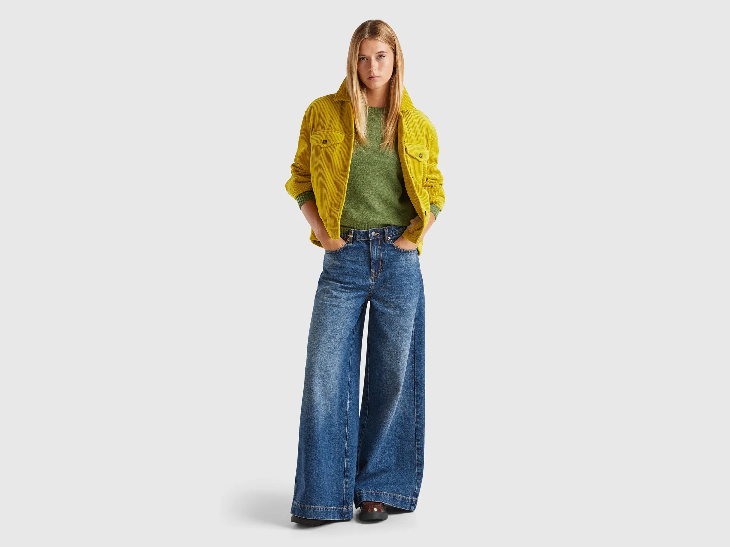 Spread Collar Textured Jacket