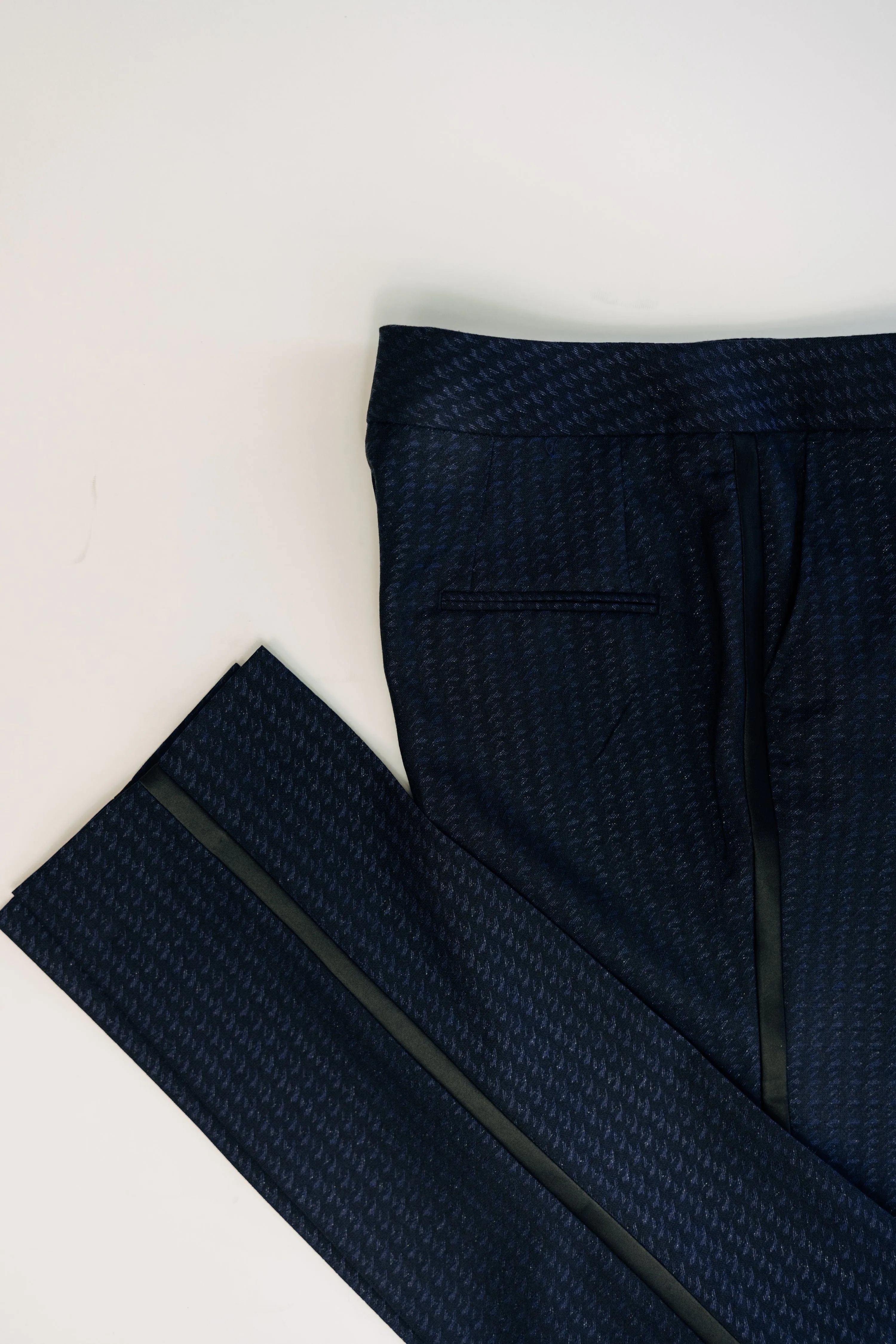 Women -  Houndstooth Blue Tuxedo Plants