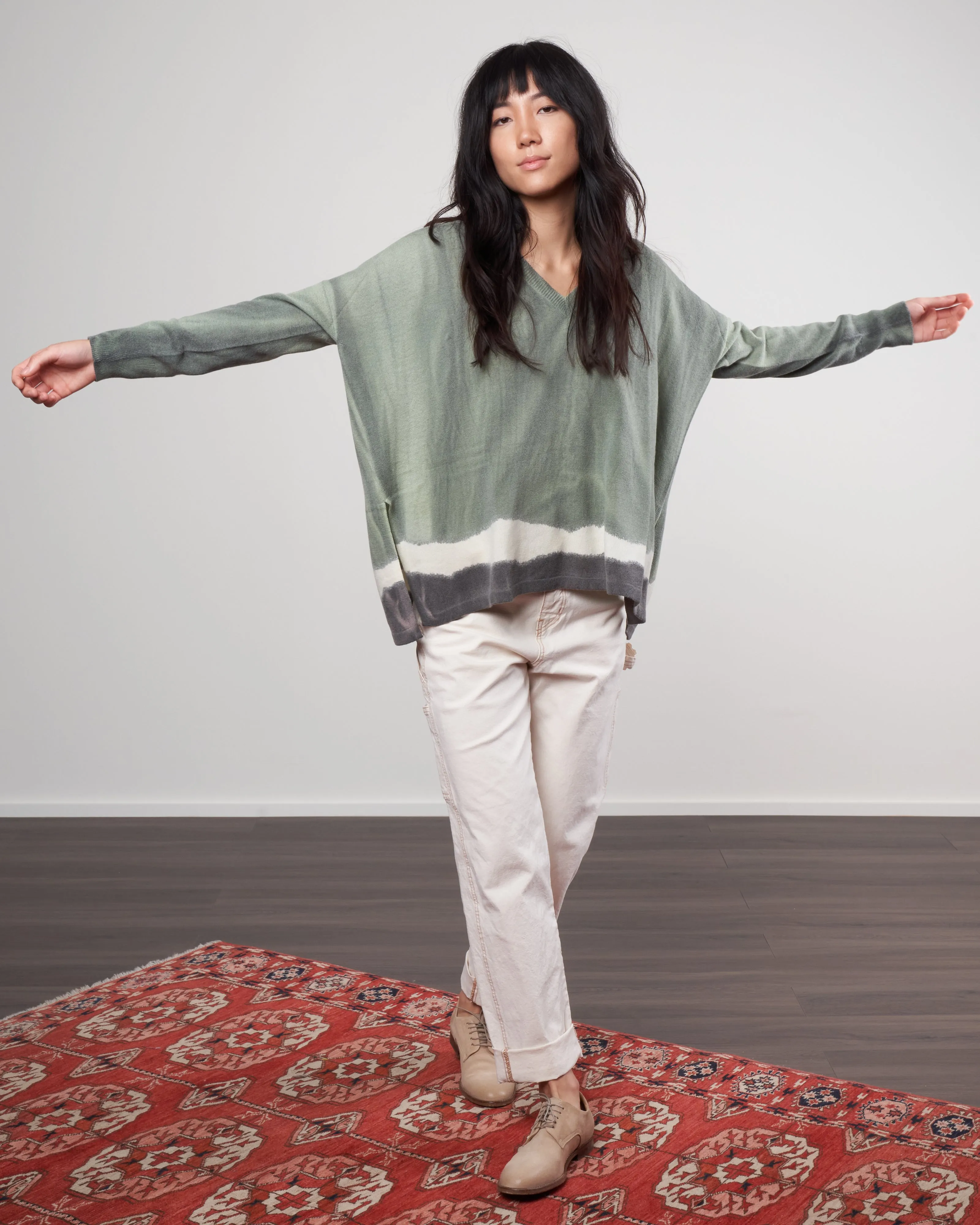 wool/cashmere oversized vneck pullover - olive hedge